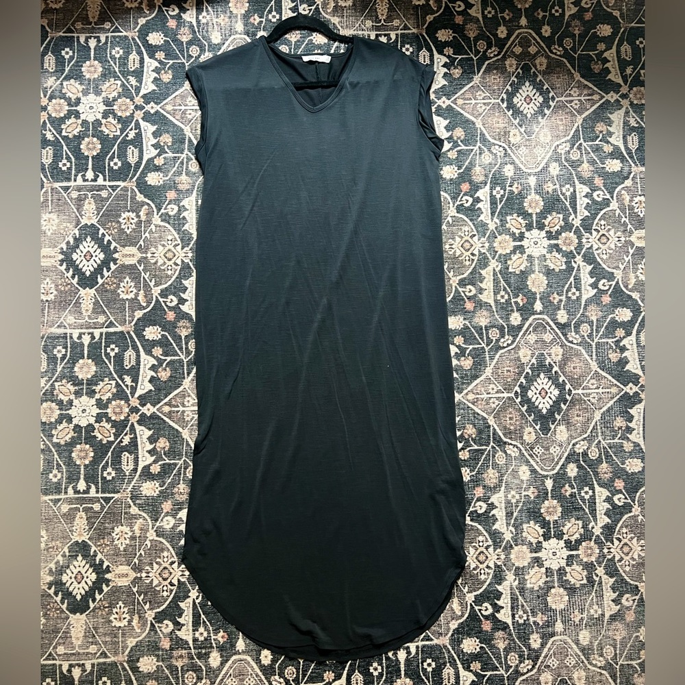 Cap sleeve black midi dress